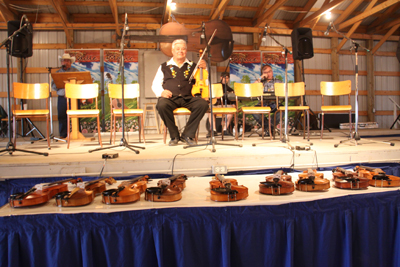 Renowned Métis musician finishes making his 100th fiddle